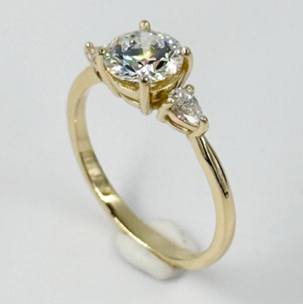 Carat 1.10ct 18k Yellow Gold Three Stone Diamond Ring